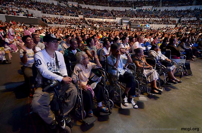 Physically disabled persons or in MCGI terms, Very Important Disabled Persons (VIDP), take the front row seats at the Smart-Araneta Coliseum for the Worldwide BIble Exposition on October 30, 2014. (Photo courtesy of PVI)