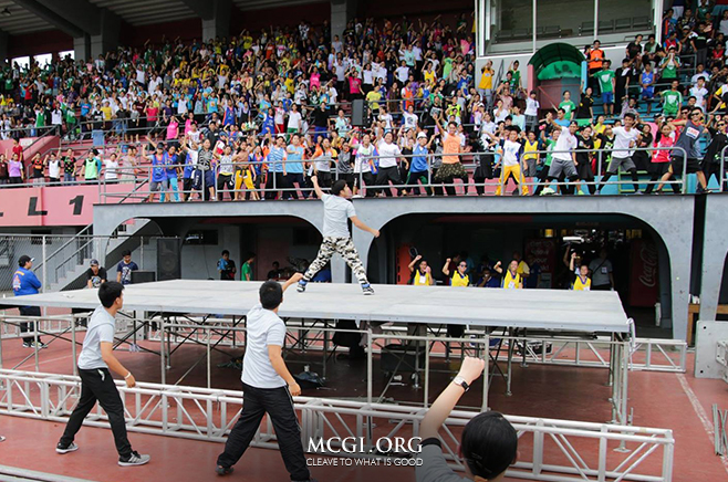 Congregants  of the MMYSA warm up with Zumba before the sports activities. (Photo By Photoville International)
