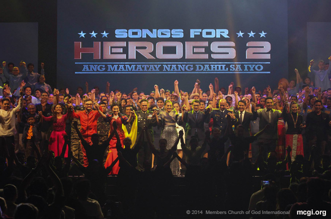 The performers and UNTV CEO Kuya Daniel Razon as they take their bows after the concert's closing. Pictured from left to right, 5th Gen, Sam Shoaf, Arnie Hidalgo, Wency Cornejo, Gerphil Flores, Gen. Espina, Kuh Ledesma, Kuya Daniel Razon, Gen. Catapang, Mr. Atom Henares, Jed Madela and Jenine Desiderio. (Photo courtesy of Photoville International)