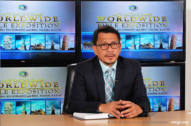 Apart from reading the Bible's verses in English and Spanish during Bible Expositions, Bro. Daniel Razon serves as the moderator between the different remote points, MCGI Coordinating Centers, where guests to ask Bro. Eli await their turn. (Photo courtesy of Photoville International)