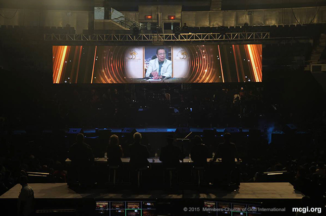 MCGI Overall Servant Bro. Eli Soriano speaks giving scientific and biblical insights on the importance of songs of praises via live video streaming. (Photo courtesy of Photoville International)