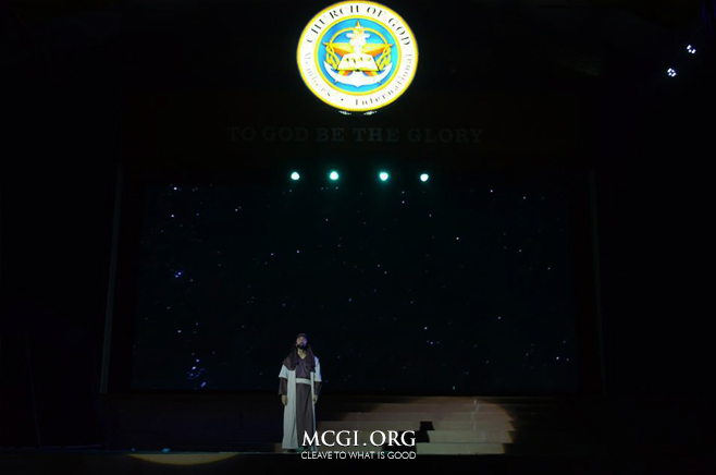 “Abraham” amidst a sea of stars displayed on the LED background, recounting the time when God promised the Israelite patriarch the vast number of his seeds.