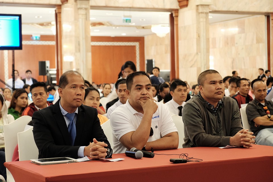 Brethren and guests from the United Arab Emirates listen to Bro. Eli Soriano answer a biblical query during a Worldwide Bible Exposition event held on May 6, 2016. (Photoville International/Cristeto Gutas )