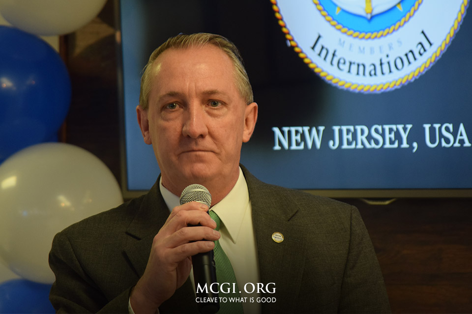 National Park Mayor Mark Cooper shares a brief message with the audience. (MCGI- Photoville/ Mae Torres)